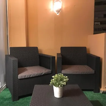 Center & Terrace By Ele Appartement *